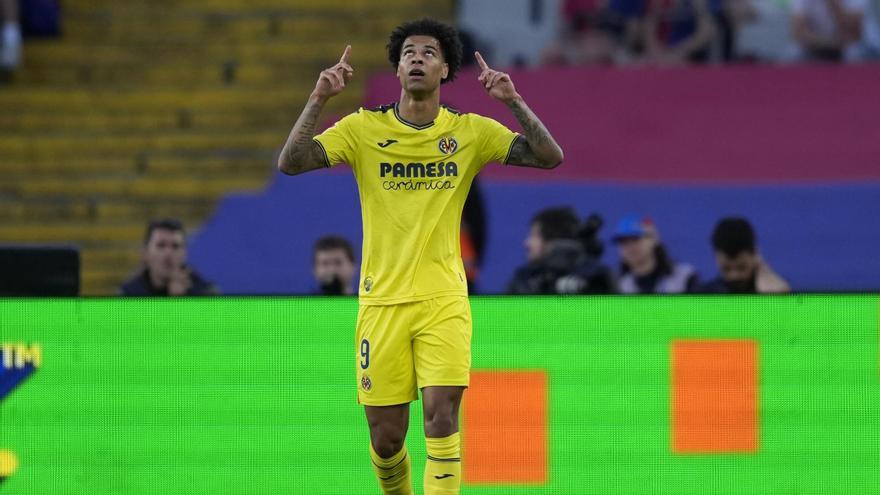 El Villarreal asalta Montjuïc y celebra que es de Champions League