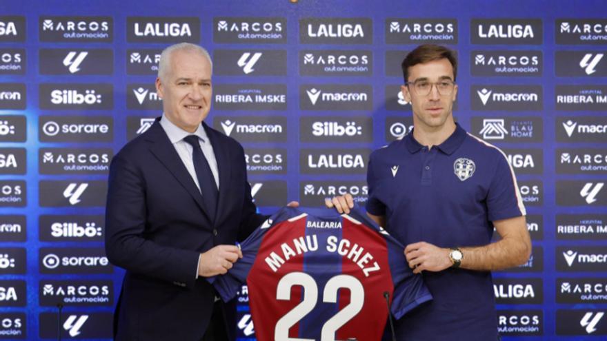 Manu Sánchez, presentado como nuevo jugador del Levante UD