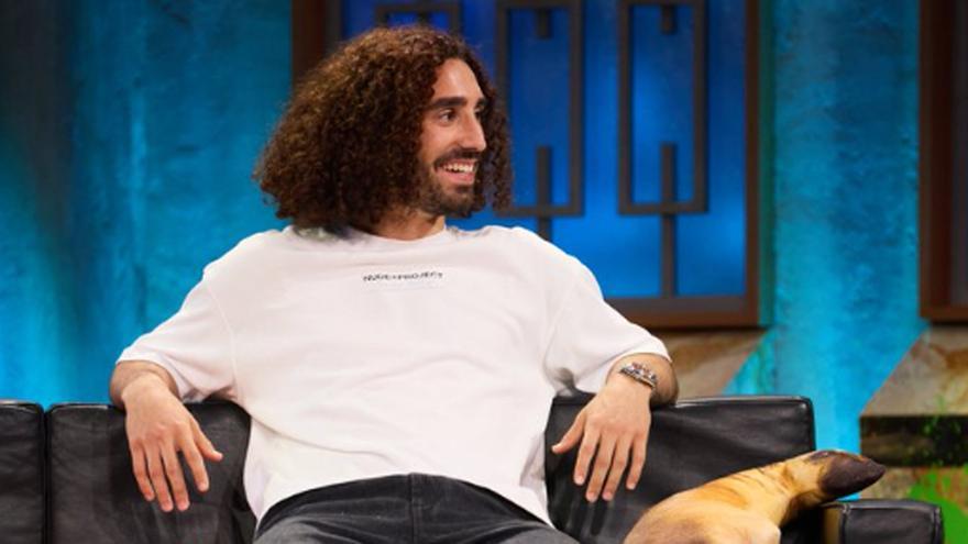 Cucurella se burla de la filosofía del Athletic Club en su visita a La Revuelta
