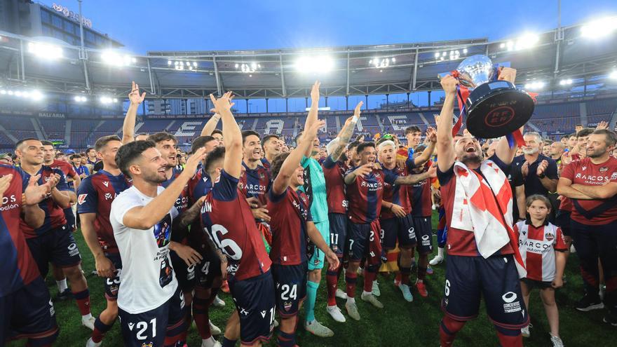 Las mejores imágenes de la celebración del Levante en el Ciutat